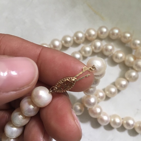 SOLD Vintage | Genuine Pearl Necklace - Picture 4 of 6